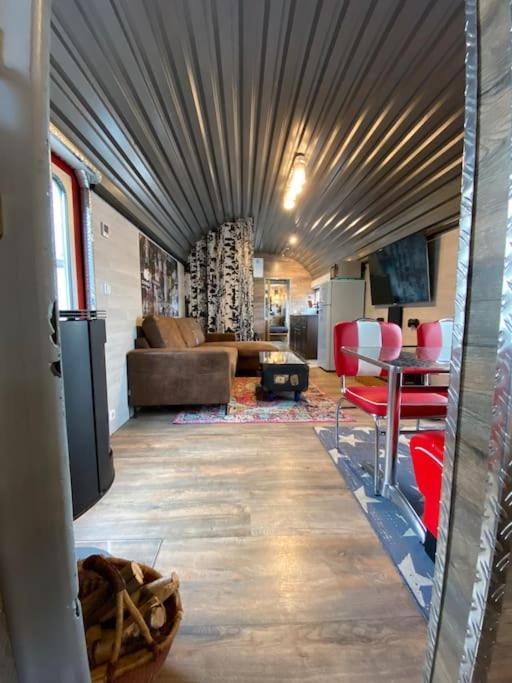 Gleis 2, Waggon Mit Ofen, Optional Mit Whirlpool Und Sauna 크로넨버그 외부 사진