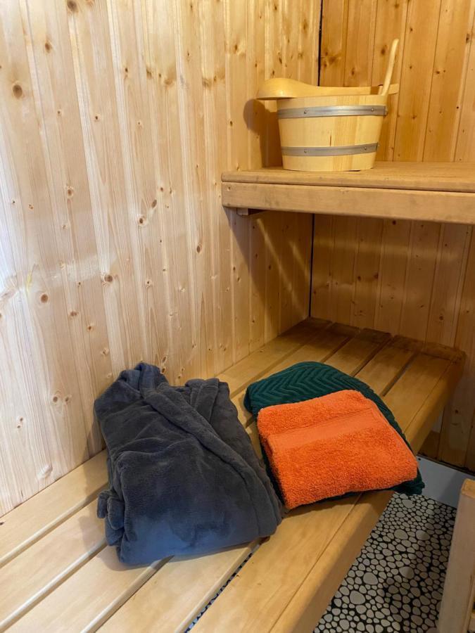 Gleis 2, Waggon Mit Ofen, Optional Mit Whirlpool Und Sauna 크로넨버그 외부 사진