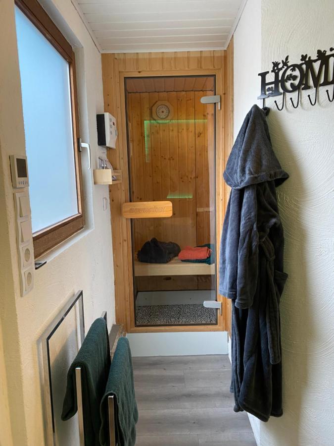 Gleis 2, Waggon Mit Ofen, Optional Mit Whirlpool Und Sauna 크로넨버그 외부 사진